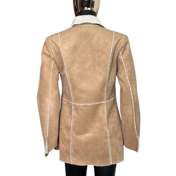 ✨ Winter-Ready Chic — Cabi Faux Suede Shearling Jacket Camel Tan XS Style 932 ✨ - Picture 3 of 13